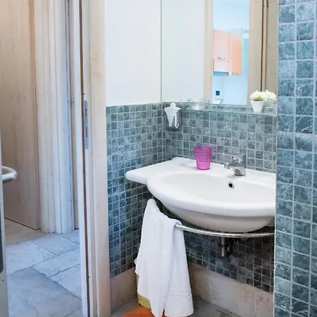 A08 - Poggio, Delizioso Bilocale Al Piano Terra * Poggio (Marche)